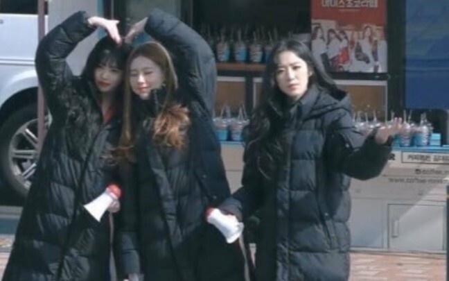 [Ye Shuhua] I just love idols who look good but aren’t very smart (lol)