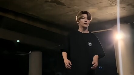Who in the family understands! The 18-year-old idol dances to Gento on the street! ! ! | BOYSTORY He
