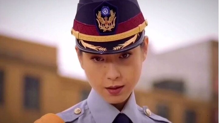 "The taxi driver fell in love with the female traffic policeman at first sight. The most important t