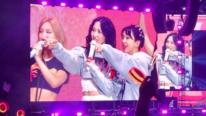 [TWICE] Ai mà không yêu một đám con cưng của mẹ chứ