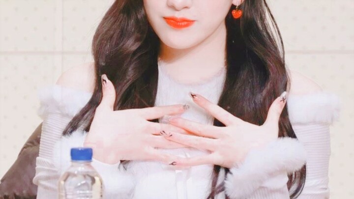 She looked like a “pupil model” even before her debut—now she’s the ultimate ideal type for female s