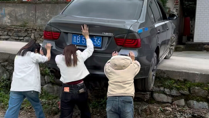 Want to get your car unstuck without help? Watch this.