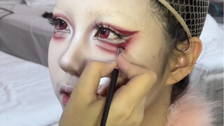 تسجيل واقعي لاستقبال العروس في معرض الأنمي