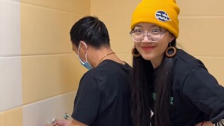 Di hari kedua renovasi kamar mandi Spongebob, cantik sekali warnanya!