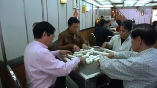 打麻将就服刘德华，加车油的时间也能打麻将，真是个烂赌鬼