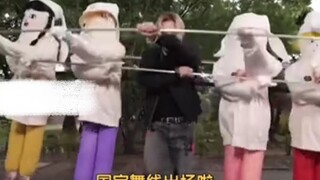 Taeyang "controls" BIGBANG's knife-like dance