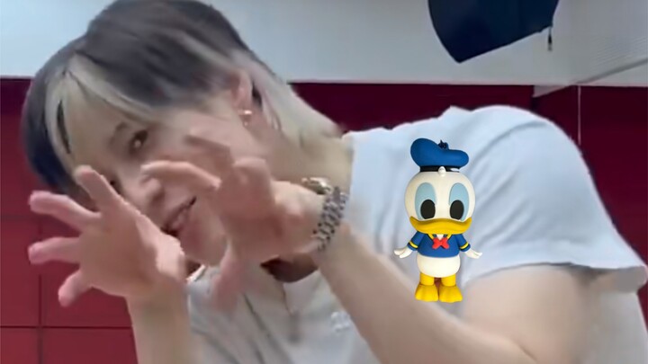 Lee Taemin takes YaYa to visit practice rooms of various companies_Today we came to JYP's house_YaYa