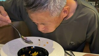 在东本生活了半辈子的大爷 第一次吃人均1000+的西餐