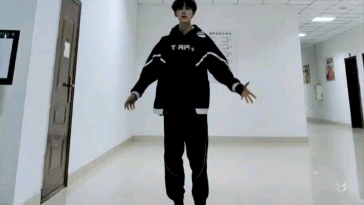 看了浪姐版的面纱 我赶紧把以前翻跳的面纱发出来净化下 别被浪姐版面纱吞了