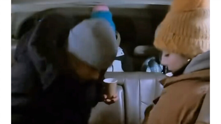 Cute interaction moments cut from “Flowers and Teens 5”