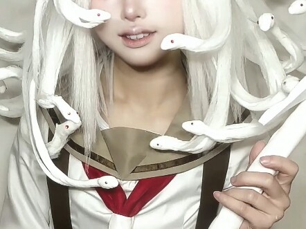 Tôi ăn năn, quay xong video mới phát hiện chẳng có điểm nào khớp cả.