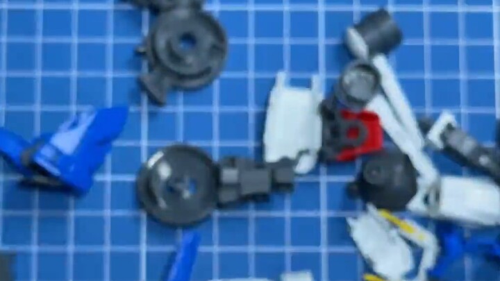 Good news for weaklings, review of the MG Exia metal skeleton kit.