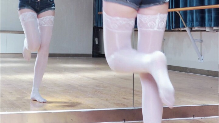 Da trắng quá, nhảy giỏi quá, thể lực thật tốt