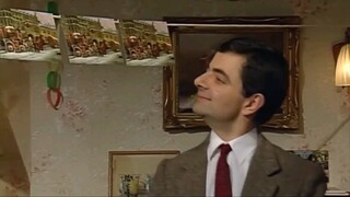 The Bean, The Fly and the Cupcake. | Mr Bean Funny Clips | Classic Mr Bean