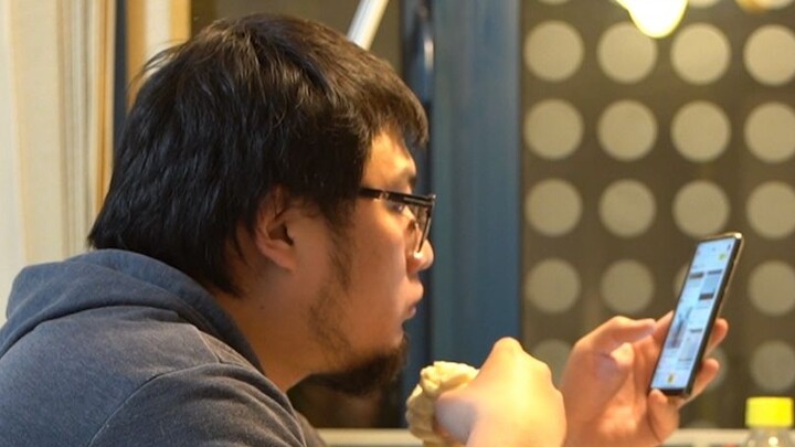 [Tiểu Hồ không gây chuyện] 026 Tôi đã từng nghĩ đến chuyện bỏ điện thoại di động