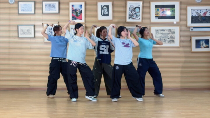 Such synchronized footsteps! High school students + high school teacher in the IT'S ME practice room