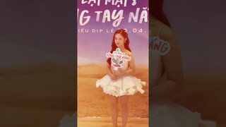 Diễn viên nhí Lê Huỳnh Bảo Ngọc lễ phép, liên tục cúi chào tại họp báo Lật Mặt 8: Vòng Tay Nắng ❤️