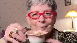 A very popular grandma on Tik Tok....The editing method is very interesting, and the happy and youth