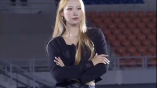 【东北电力大学】：哇塞！学姐腿长1米8了