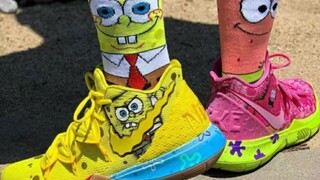 Lihatlah sepatu kets yang diberi merek bersama dengan anime