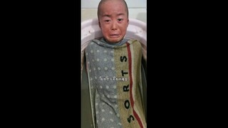 对不起我不坚强了脱皮有点难受好想哭，但是爸爸告诉我哭了会加重近视。