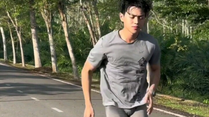 The Male Sports Student Who Exercises Early in the Morning