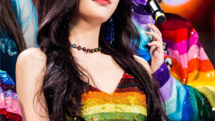 A huge loss for K‑pop! These idols’ stunning looks didn’t even get a straight‑on shot!