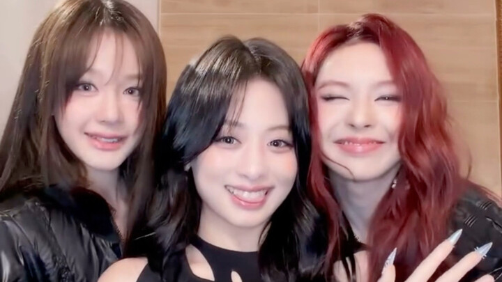 ruka x pharita x Zheng Yaxian x Chiquita “CHOOM” challenge