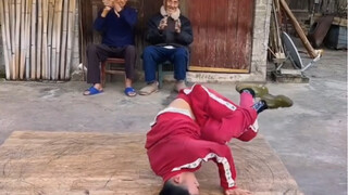 King-level street dance, young man rural street dance! Thank you grandpa for your support! Everyone 