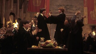 "Hogwarts không bao giờ tốt nghiệp!"