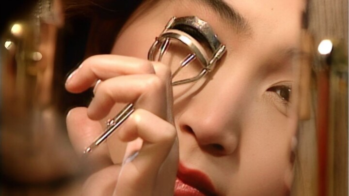 A beautiful woman is always beautiful—even if her eyelashes, after being curled, look like a fly's l