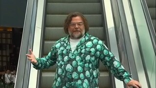 Jack Black makes an appearance at the Mexico event—Steve's most photogenic episode
