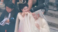 Behind-the-scenes footage of Bai Lu x Zeng Shunxi’s fight in “Linjiangxian”, two childish ghosts.