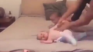 Hahahaha, ayah terbaik tahun ini!
