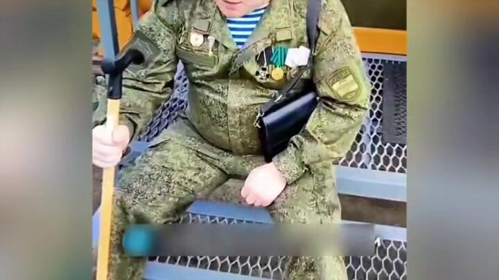 A disabled Russian soldier begs on the street: “I’m badly wounded, but they won’t give me a disabili