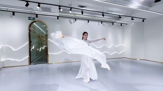 为零基础学员准备的，原创唯美小舞段《月光》，长绸扇完整版，共2分钟。简单易学。