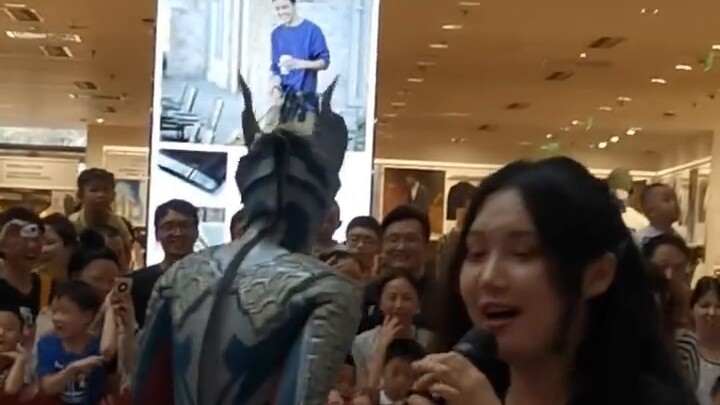 Host: Who is Zero's master? Child: Zeta! !