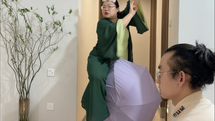 Beri tahu aku di mana bisa menemukan lesbian sepertiku! Dia merasakan kebahagiaan seorang raja setia