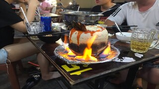 Ẩm thực đường phố | Món Dừa Hoả Diệm Sơn Hải Sản ngon và lạ miệng