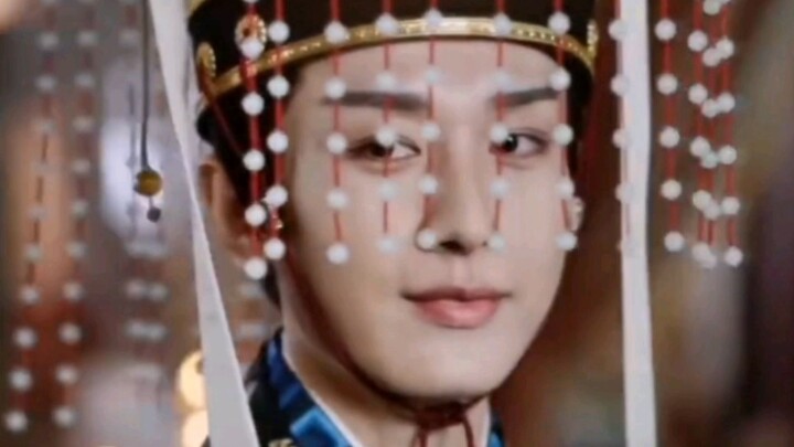 Dalam sekejap tertawa dan bercanda, segalanya lenyap tak berbekas; dari polos dan tak berbahaya hing