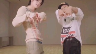 TAEYANG x TXT Choi Yeonjun "Shoong" Dance Challenge