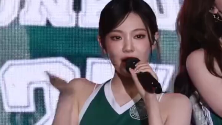 Ningning from Gukje University's Anniversary Celebration: "Whiplash" Straight Cut