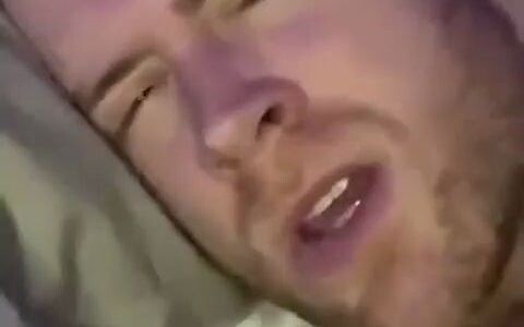 Diam-diam main komputer tengah malam ketahuan sama ibu, banget nih realistis!