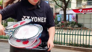 哎哟，不错哦！还给你一支#羽毛球拍 了。#康发体育#尤尼克斯