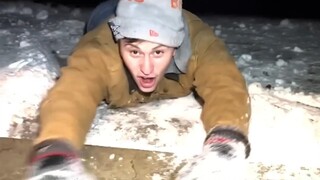 当你往兄弟脸上砸雪球时~