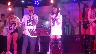 圆脸七分财，不富也镇宅风华正茂的年纪，当然要落落大方的吃吃喝喝啦