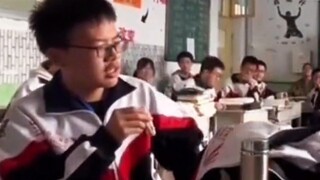 开口就打败99%的内娱小生