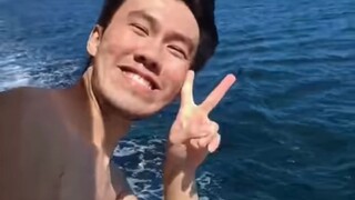 好好爱自己！累了，多休息；烦了，多走走。无论何时何地，都要记得照顾好自己！愿时光不老，我们都好！