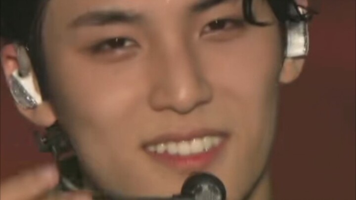 Đàn ông chỉ được phép tỏ vẻ khi trưởng thành giống như Kim Min Kyu