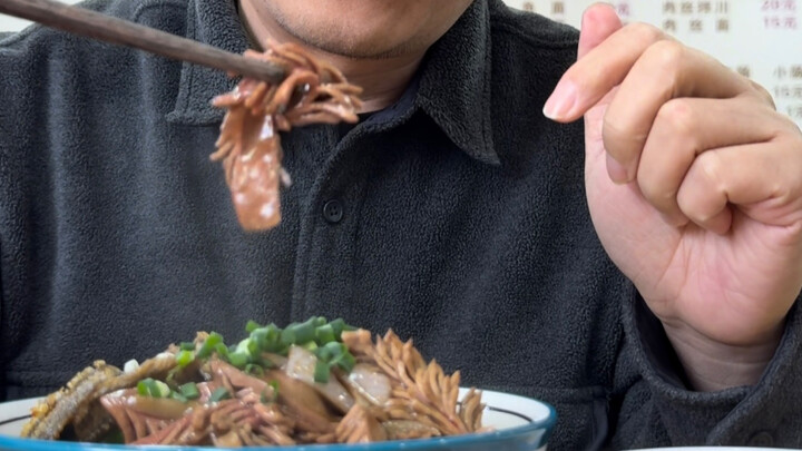 กินบะหมี่เหลาอวี๋ฮางจานเดียวในราคา 65 หยวน!